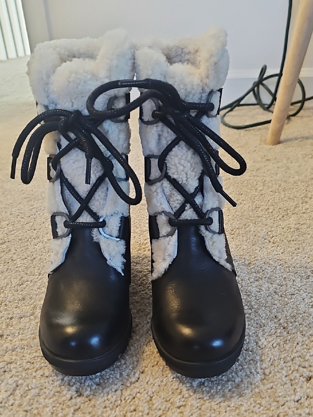 Sorel Women's Black Faux-Shearling Lace-Up Winter Boots